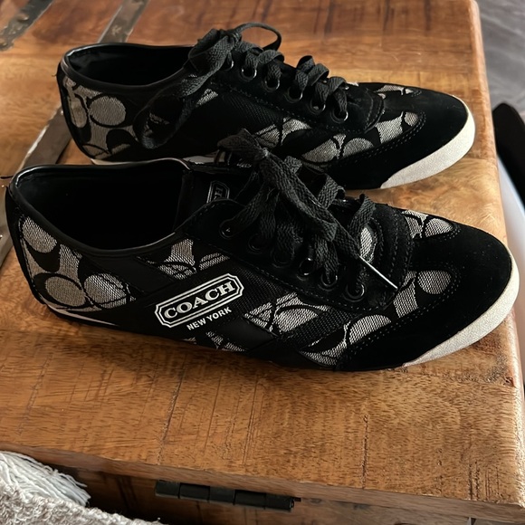 Gently worn. - Picture 3 of 4